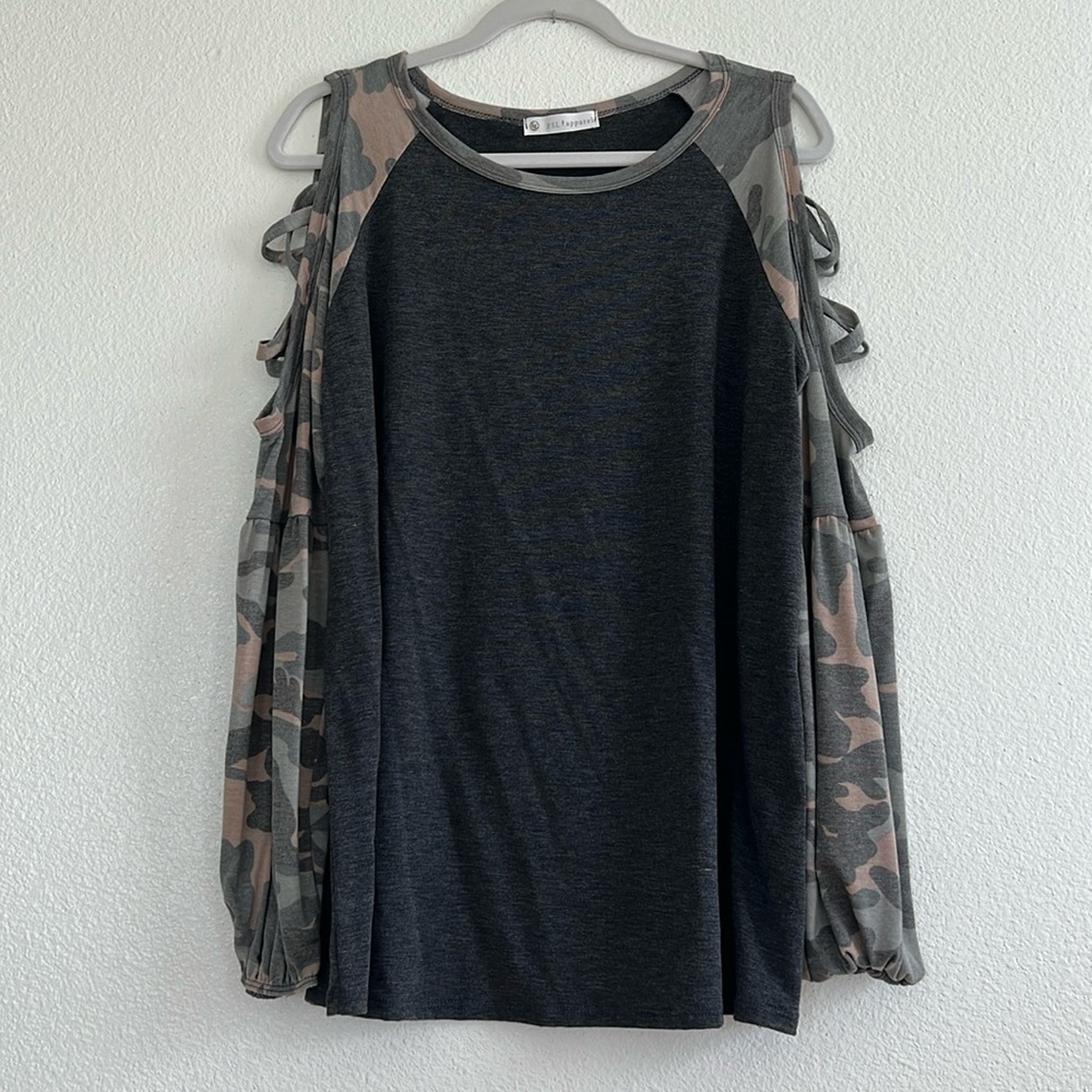 Camo lattice sleeve top, size large